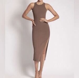 amelita suiting halter midi dress ivory Felicit  @meshki Outfit  @meshki Amelita Suiting Halter Midi Dress